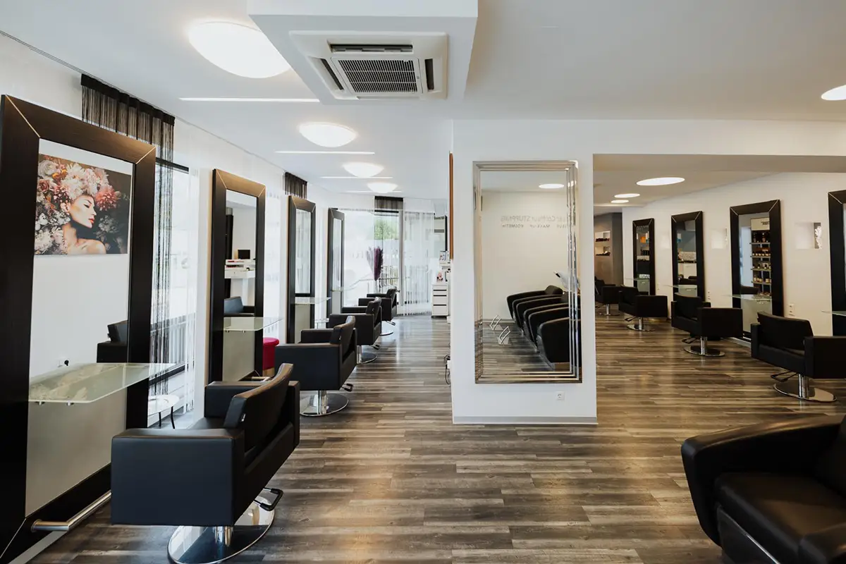 Hier sehen sie ein Bild des Salons.